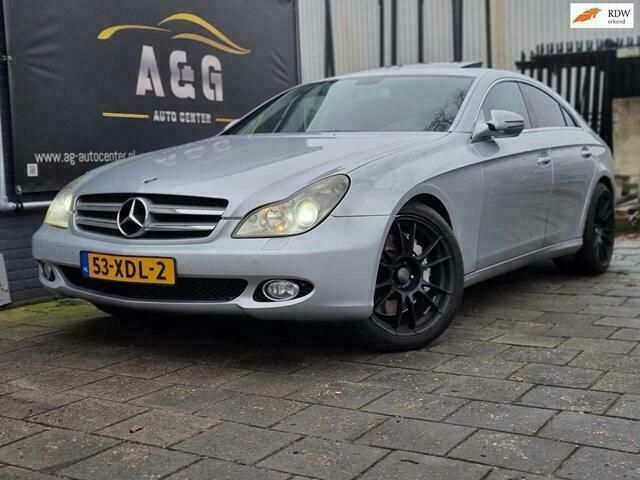 Grijs Gebruikt 2008 Mercedes CLS350 Sedan | € 11.995 - Afbeelding 1/4