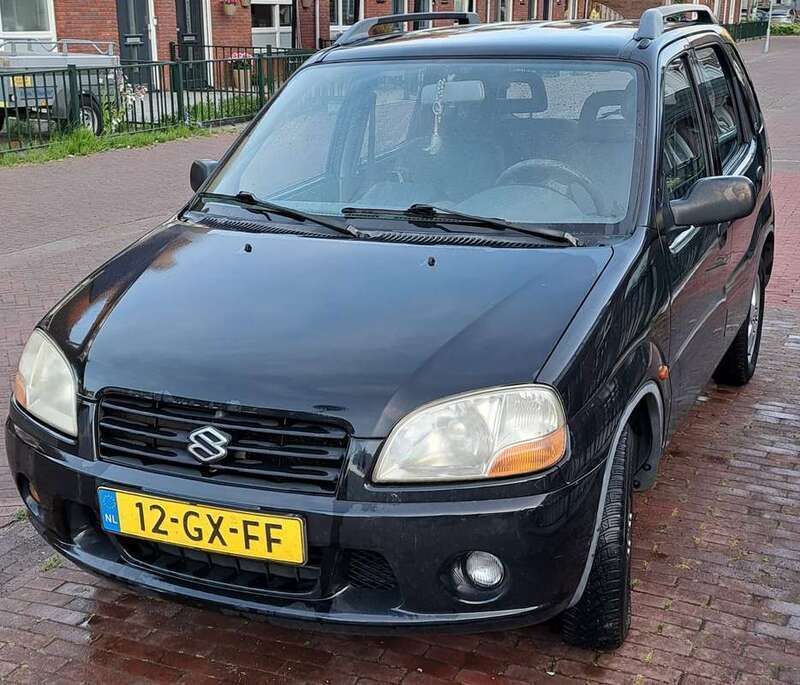 Zwart Gebruikt 2001 Suzuki Ignis Hatchback | € 1.750 (Duur) - Afbeelding 1/4
