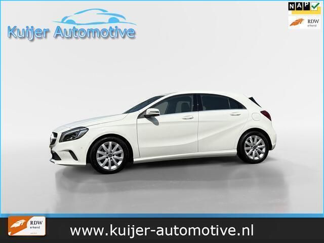 Wit Gebruikt 2017 Mercedes A180 Business Hatchback | € 14.945 (Eerlijke prijs) - Afbeelding 1/4