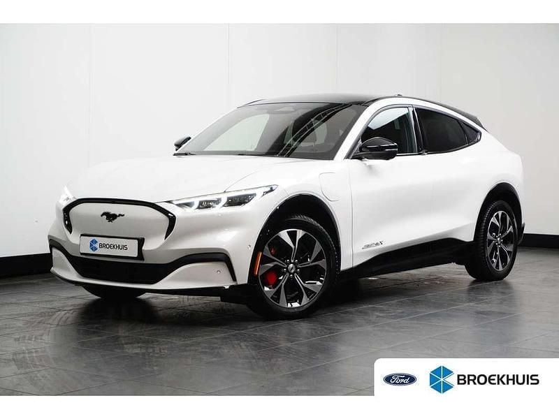 Wit Gebruikt 2022 Ford Mustang Mach-E SUV | € 34.900 (Eerlijke prijs) - Afbeelding 1/4