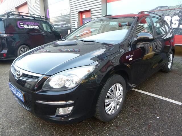Zwart Occasion 2010 Hyundai i30 Dynamiq Stationwagen | € 1.747 (Goede deal) - Afbeelding 1/4