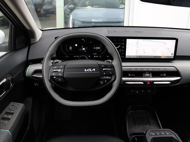 Nieuw Kia EV4 Advance 150 kW (204 PK) 2026 Deluxe white Hatchback