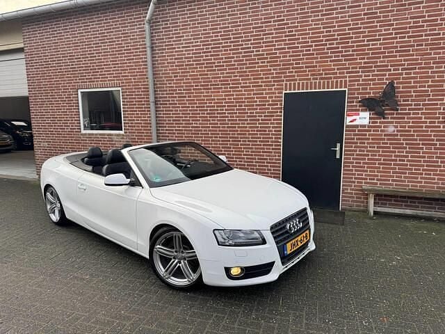 Wit (metallic) Gebruikt 2011 Audi A5 Cabriolet S-Line Cabriolet | € 13.499 (Goede deal) - Afbeelding 1/4