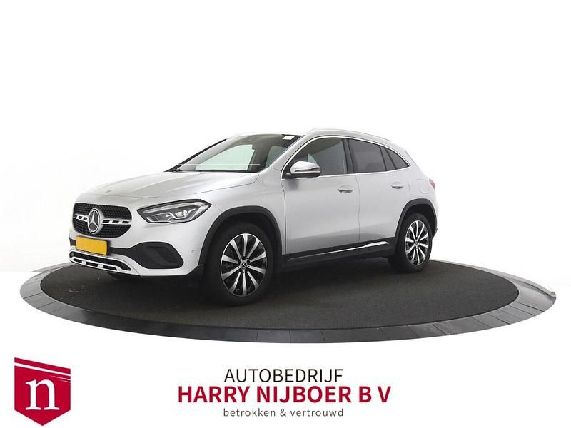 Grijs Gebruikt 2022 Mercedes GLA250 Business SUV | € 33.900 (Super prijs) - Afbeelding 1/4