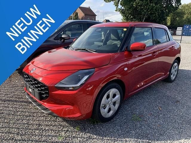 Rood Gebruikt 2024 Suzuki Swift GL Hatchback | € 19.690 (Eerlijke prijs) - Afbeelding 1/4