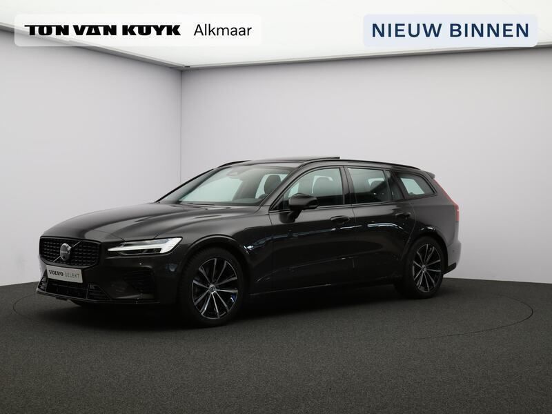 Grijs Gebruikt 2024 Volvo V60 Plus Stationwagen | € 49.950 (Duur) - Afbeelding 1/4