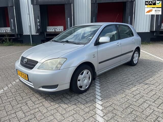Grijs Gebruikt 2002 Toyota Corolla Terra Hatchback | € 2.295 (Eerlijke prijs) - Afbeelding 1/4