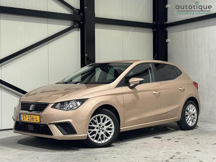 Paars Gebruikt 2018 Seat Ibiza Business Hatchback | € 15.740 (Goede deal) - Afbeelding 1/4