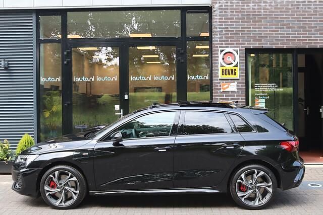 Nieuw Audi A3 Sportback Competition 272 PK (200 kW) 2025 Zwart Hatchback