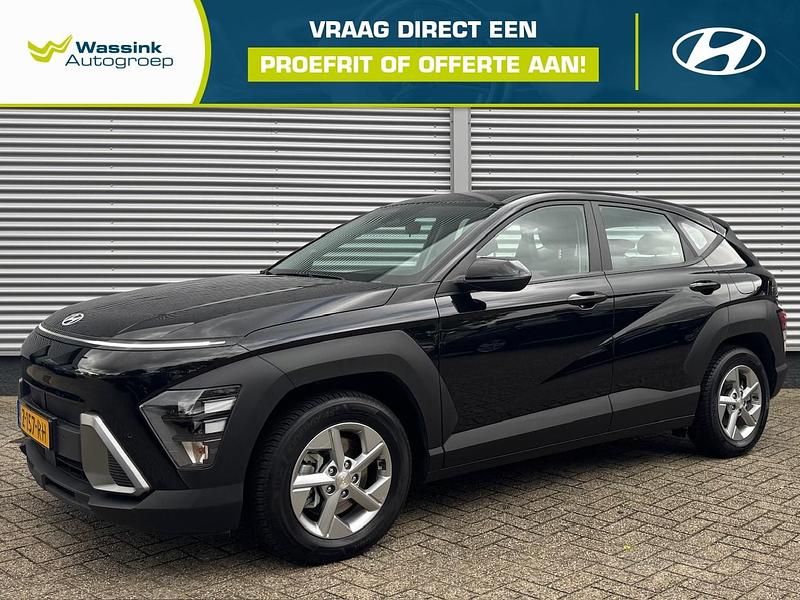 Zwart Occasion 2024 Hyundai Kona Comfort SUV | € 28.900 (Goede deal) - Afbeelding 1/4