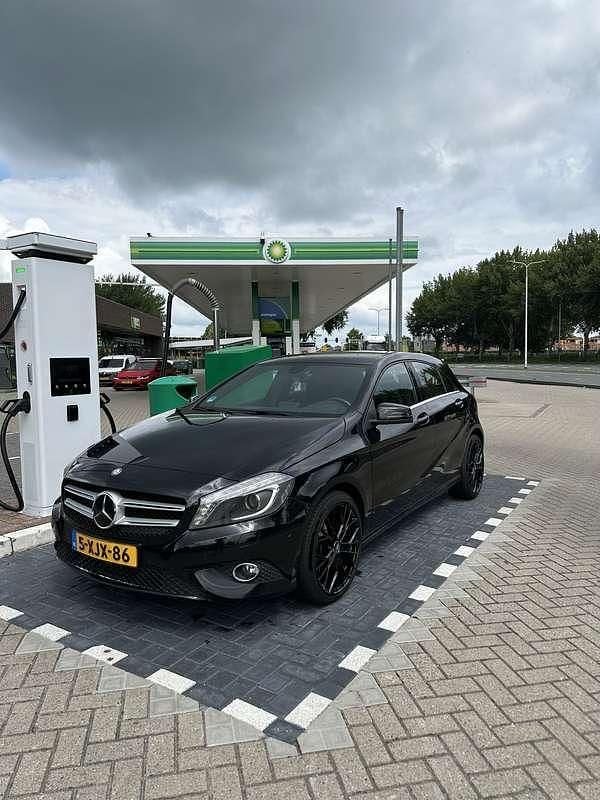 Zwart Gebruikt 2013 Mercedes A180 Ambition Stationwagen | € 10.000 (Goede deal) - Afbeelding 1/4