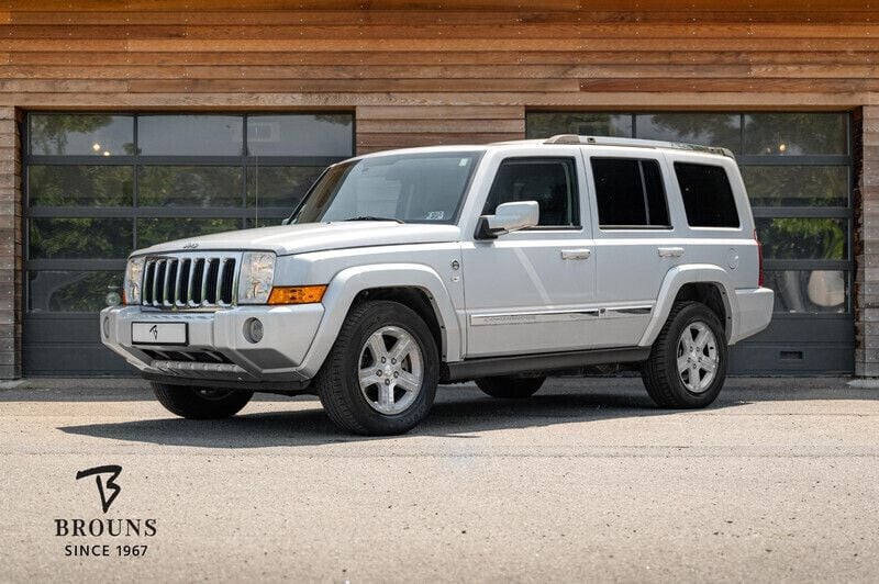 Zilver, metallic lak Gebruikt 2009 Jeep Commander Sport SUV | € 17.950 - Afbeelding 1/4