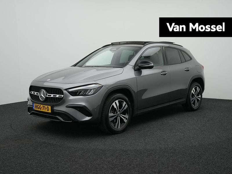 Grijs Gebruikt 2023 Mercedes GLA250 Business SUV | € 40.900 (Goede deal) - Afbeelding 1/4
