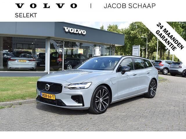 Grijs Occasion 2022 Volvo V60 Plus Stationwagen | € 46.250 (Eerlijke prijs) - Afbeelding 1/4