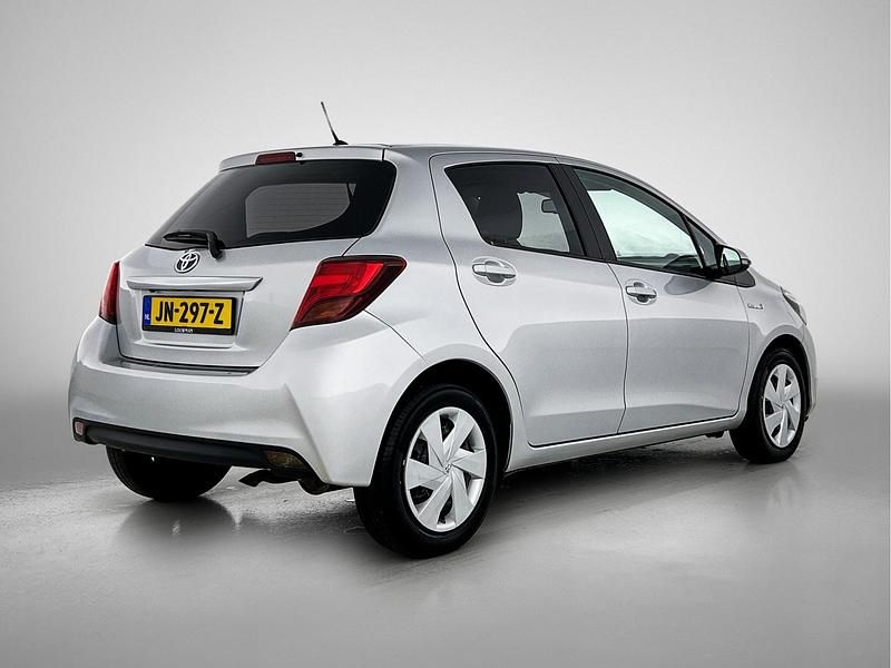 Occasion Toyota Yaris Hybrid 99 PK (72 kW) 2015 Grijs Hatchback