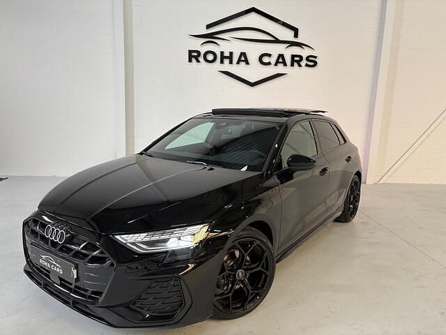 Zwart Gebruikt 2025 Audi A3 Sportback S-Line Hatchback | € 48.945 - Afbeelding 1/4