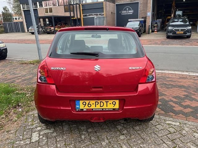 Occasion Suzuki Swift 93 PK (68 kW) 2011 Rood Hatchback