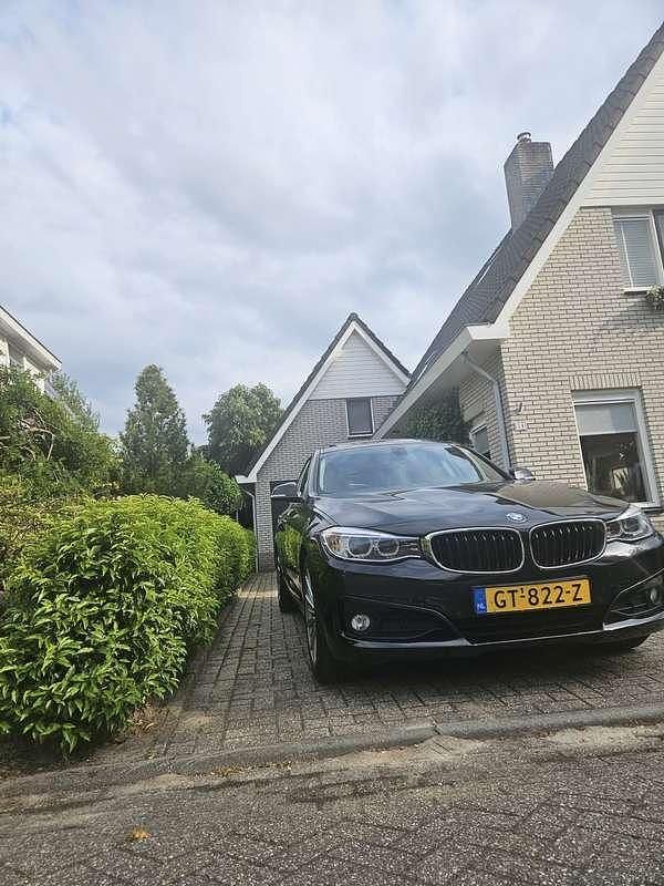 Zwart Gebruikt 2014 BMW 320 Executive Sedan | € 12.500 (Eerlijke prijs) - Afbeelding 1/4
