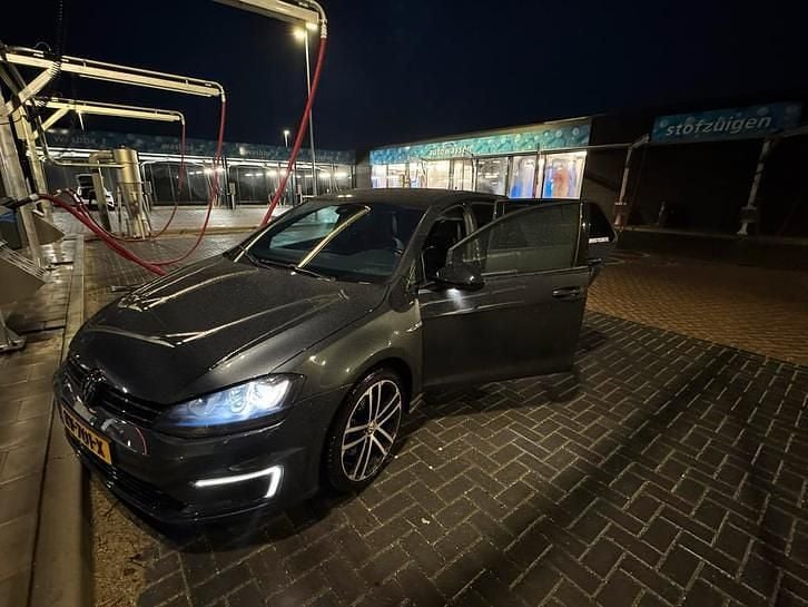 Occasion 2014 VW e-Golf GTE Hatchback | € 11.500 (Eerlijke prijs) - Afbeelding 1/4