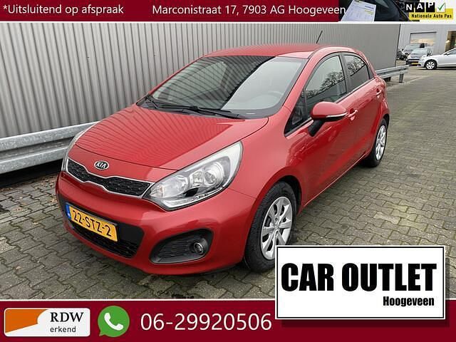 Rood Gebruikt 2011 Kia Rio Hatchback | € 6.450 (Eerlijke prijs) - Afbeelding 1/4