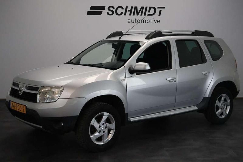 Grijs Gebruikt 2011 Dacia Duster Lauréate SUV | € 5.995 (Eerlijke prijs) - Afbeelding 1/4