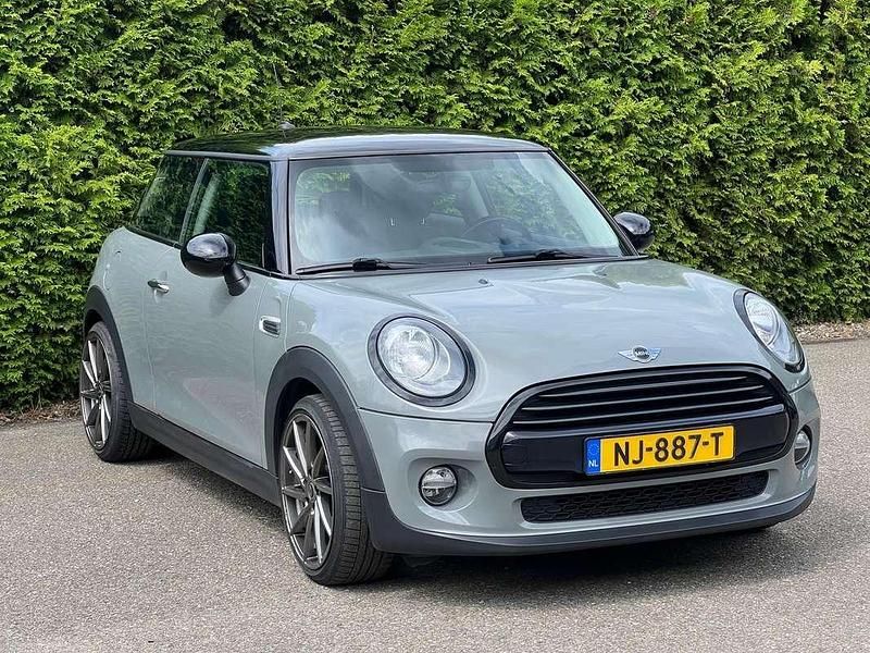Grijs Gebruikt 2017 Mini Cooper Hatchback | € 15.000 (Eerlijke prijs) - Afbeelding 1/4