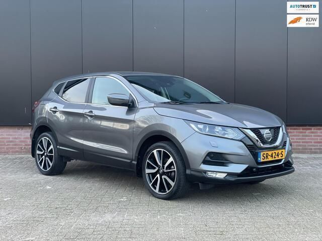 Grijs, metallic lak Gebruikt 2017 Nissan Qashqai N-Connecta SUV | € 14.500 (Eerlijke prijs) - Afbeelding 1/4