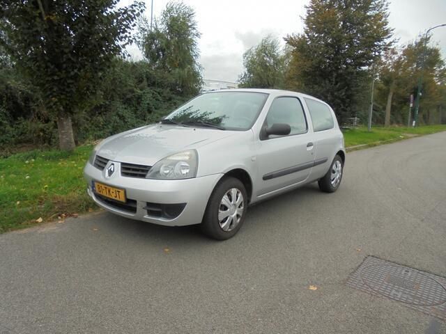 Grijs Gebruikt 2006 Renault Clio II Campus Hatchback | € 995 (Iets duurder) - Afbeelding 1/4