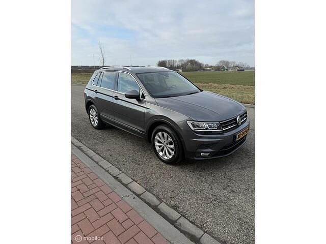 Grijs Occasion 2018 VW Tiguan Comfortline SUV | € 15.250 (Eerlijke prijs) - Afbeelding 1/4