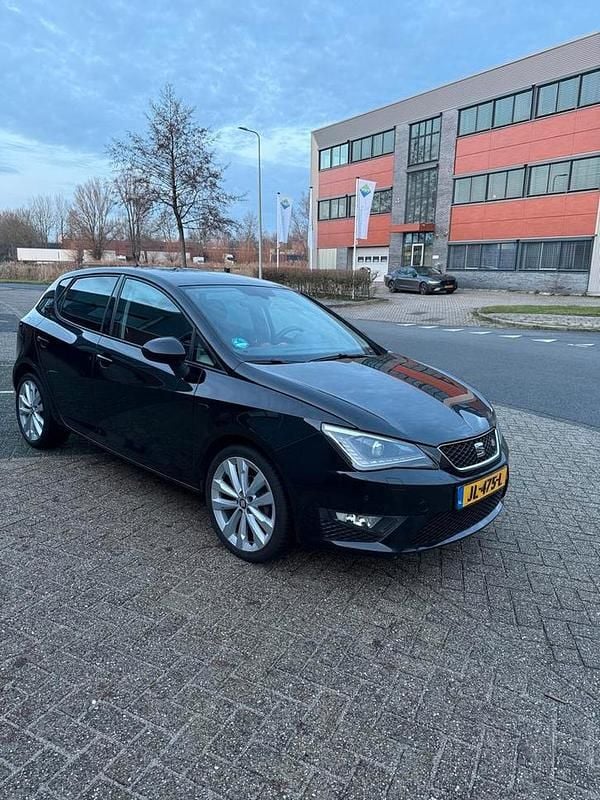 Zwart Occasion 2016 Seat Ibiza FR Hatchback | € 5.800 (Goede deal) - Afbeelding 1/4