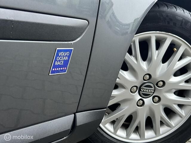 Occasion Volvo S40 Momentum 125 PK (91 kW) 2005 Grijs Sedan