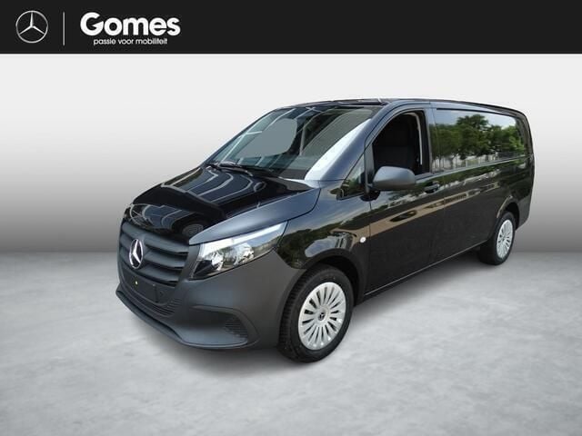 Zwart Nieuw 2025 Mercedes Vito MPV | € 53.854 - Afbeelding 1/4