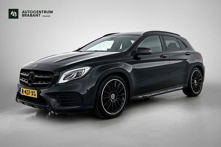 Zwart Occasion 2020 Mercedes GLA180 Business SUV | € 24.995 (Goede deal) - Afbeelding 1/3