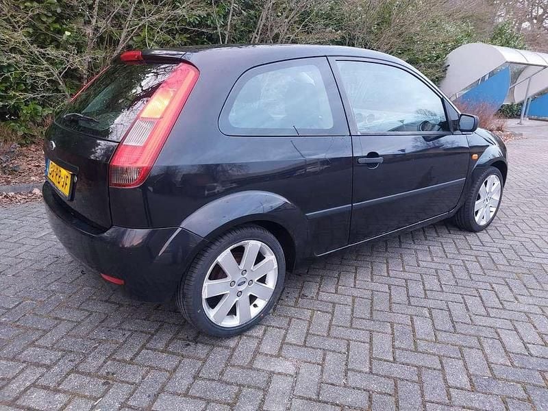 Occasion Ford Fiesta Futura 69 PK (50 kW) 2005 Zwart Hatchback