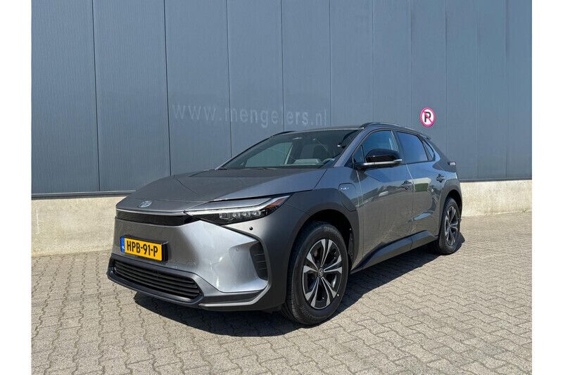 Occasion Toyota bZ4X 150 kW (204 PK) 2025 Grijs SUV