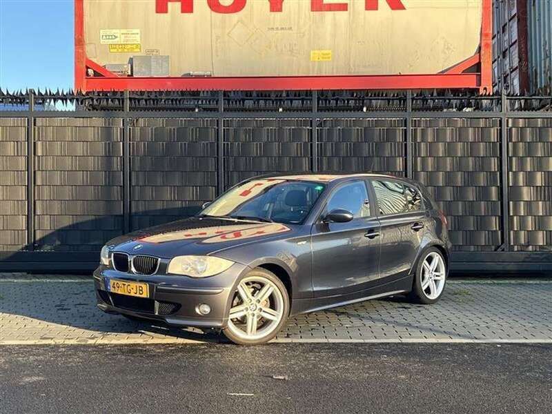 Grijs Gebruikt 2006 BMW 118 Executive Hatchback | € 2.800 (Eerlijke prijs) - Afbeelding 1/4