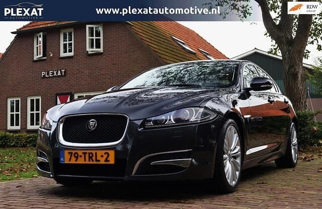 Grijs Occasion 2012 Jaguar XF Sedan | € 15.845 (Eerlijke prijs) - Afbeelding 1/4