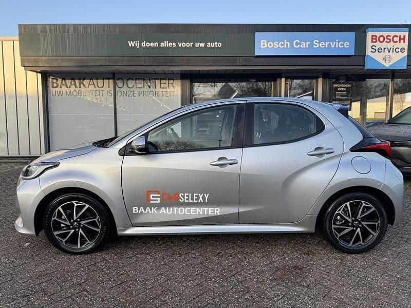 Occasion Toyota Yaris Business Edition 116 PK (85 kW) 2024 Zilver Hatchback