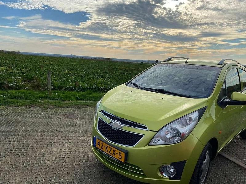Groen Gebruikt 2010 Chevrolet Spark LT Hatchback | € 849 (Goede deal) - Afbeelding 1/4