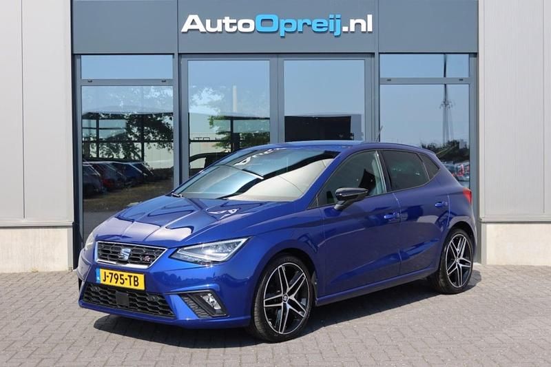 Blauw Gebruikt 2020 Seat Ibiza FR Hatchback | € 15.995 (Iets duurder) - Afbeelding 1/4