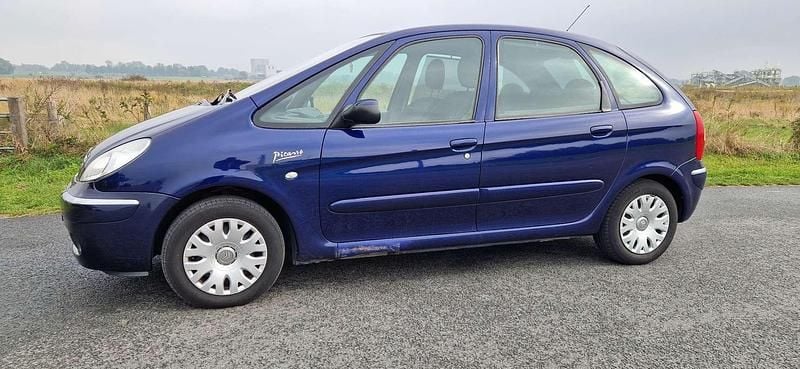 Blauw Gebruikt 2005 Citroën Xsara Picasso Attraction MPV | € 1.750 (Eerlijke prijs) - Afbeelding 1/4