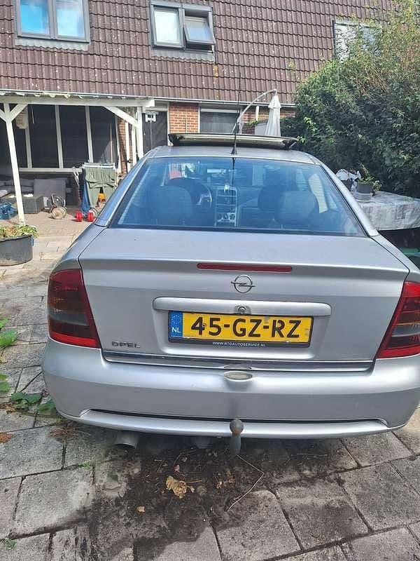 Zilver Gebruikt 2001 Opel Astra Coupé | € 1.500 (Super prijs) - Afbeelding 1/4