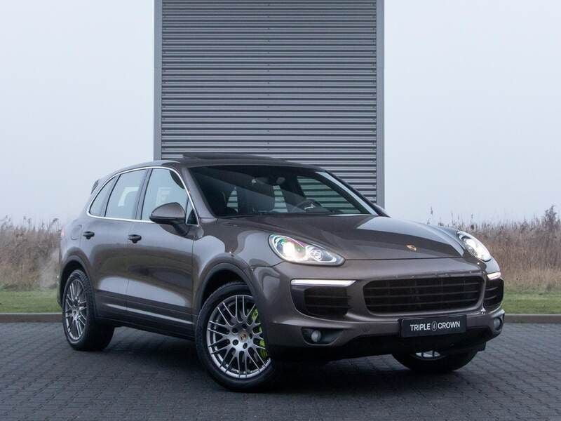 Bruin, metallic lak Gebruikt 2015 Porsche Cayenne SUV | € 33.950 (Iets duurder) - Afbeelding 1/4