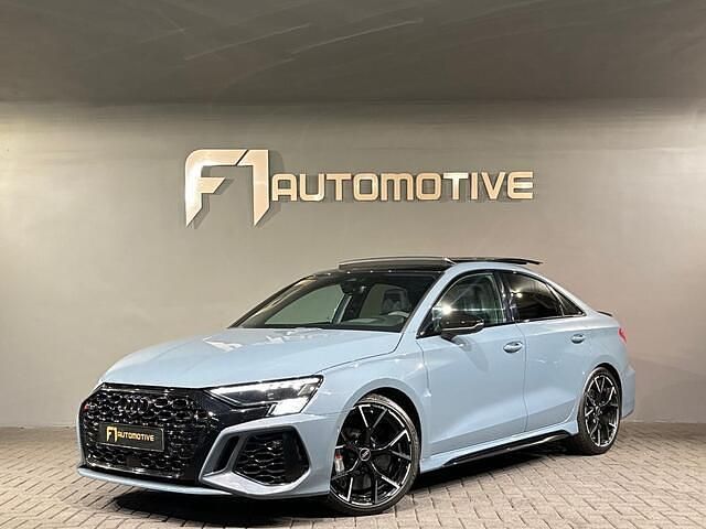 Grijs Gebruikt 2022 Audi RS3 Business Sedan | € 67.990 (Iets duurder) - Afbeelding 1/3