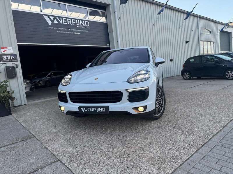 Wit Gebruikt 2015 Porsche Cayenne SUV | € 26.459 (Super prijs) - Afbeelding 1/4