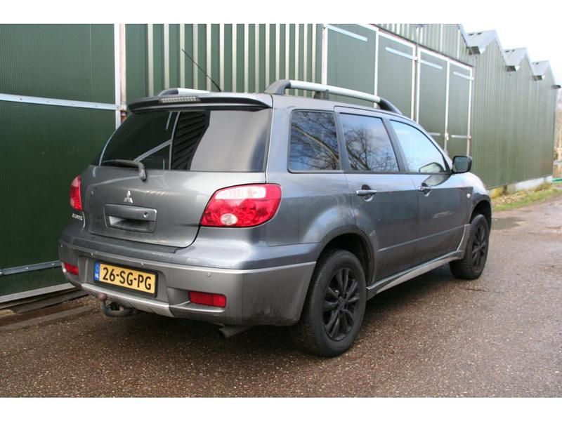 Occasion Mitsubishi Outlander Invite+ 136 PK (100 kW) 2005 Grijs SUV
