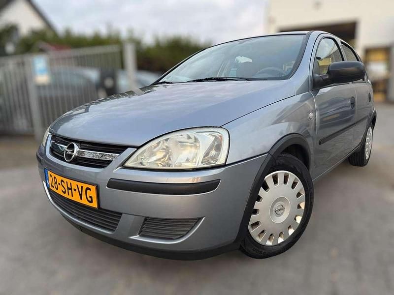 Grijs Gebruikt 2006 Opel Corsa Essentia Hatchback | € 1.250 (Super prijs) - Afbeelding 1/4