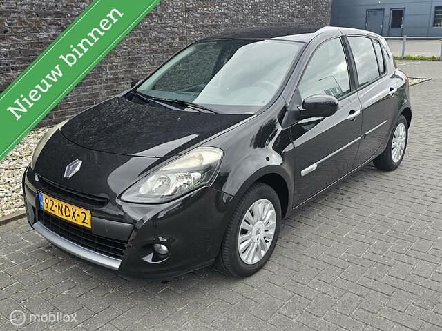 Zwart Gebruikt 2010 Renault Clio II Business Hatchback | € 2.250 (Eerlijke prijs) - Afbeelding 1/4