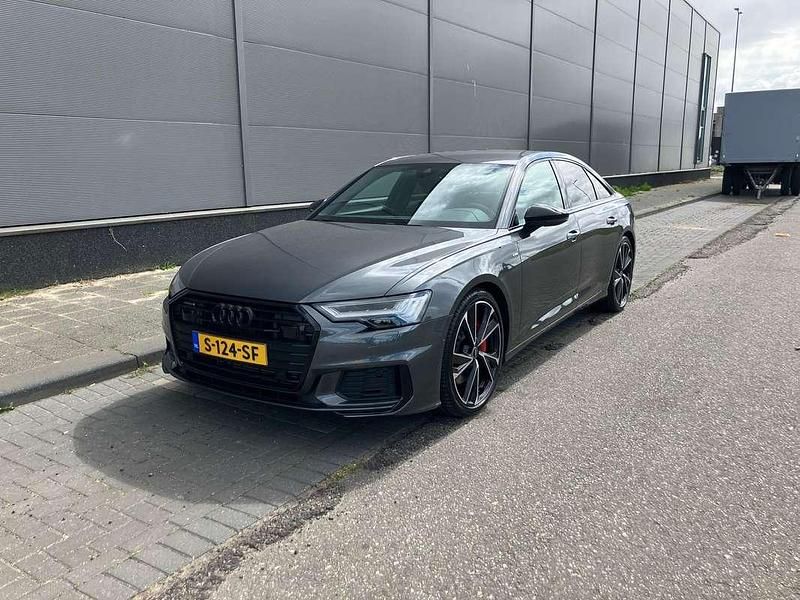 Grijs Gebruikt 2022 Audi A6 Competition Sedan | € 49.500 (Eerlijke prijs) - Afbeelding 1/4
