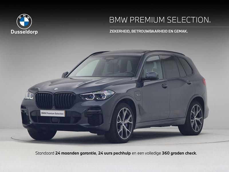 Grijs Gebruikt 2022 BMW X5 Executive SUV | € 65.950 (Eerlijke prijs) - Afbeelding 1/4